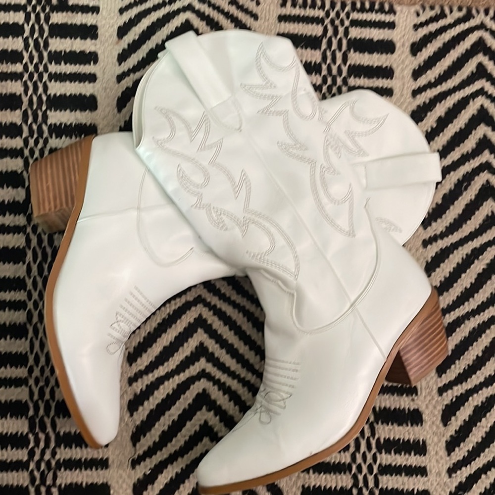 COWGIRL boots